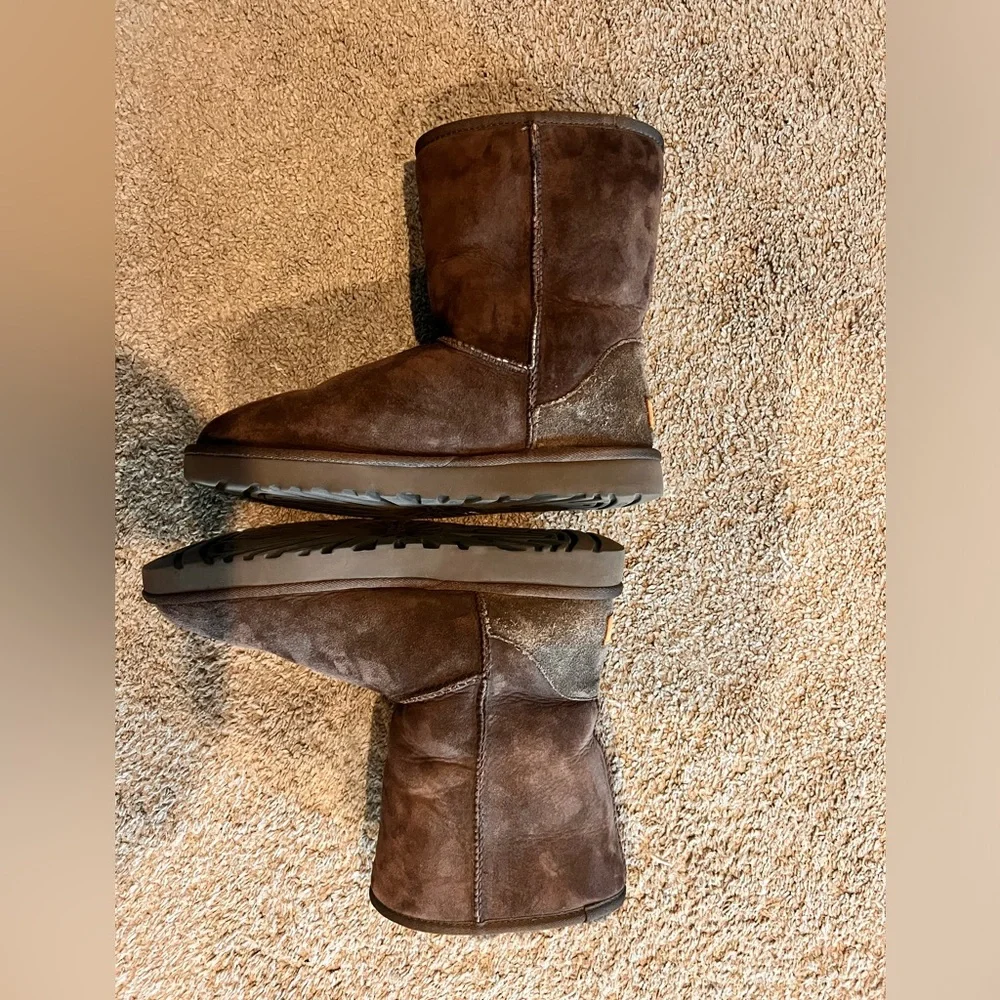 Classic Ugg boots women’s size 10 - Picture 2 of 3